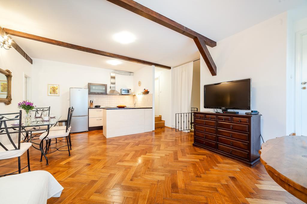 Apartment Heart Of The City 시베니크 외부 사진